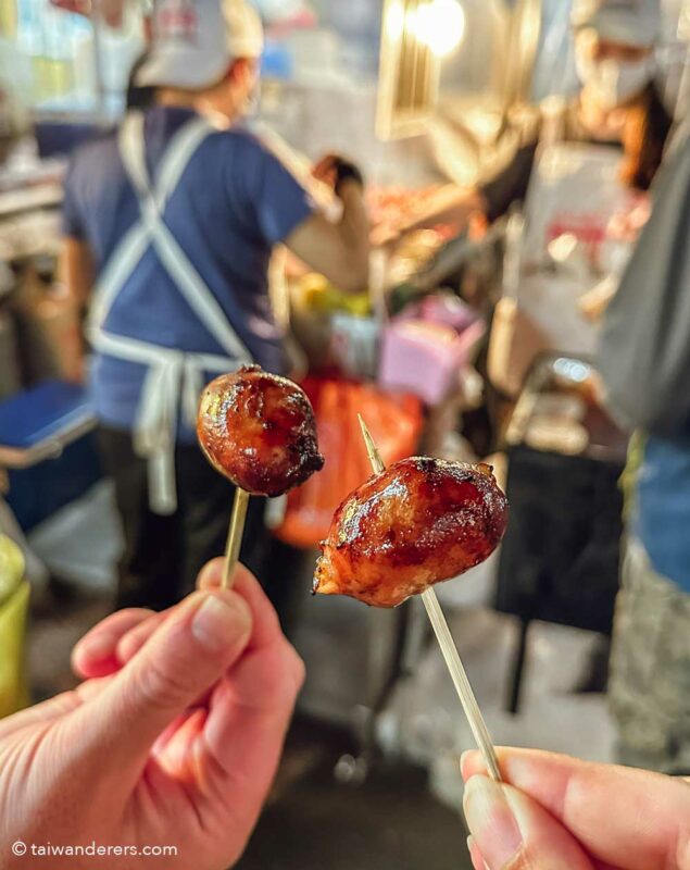 ‘One Bite Sausage’ (stall 45) keelung night market Taiwan