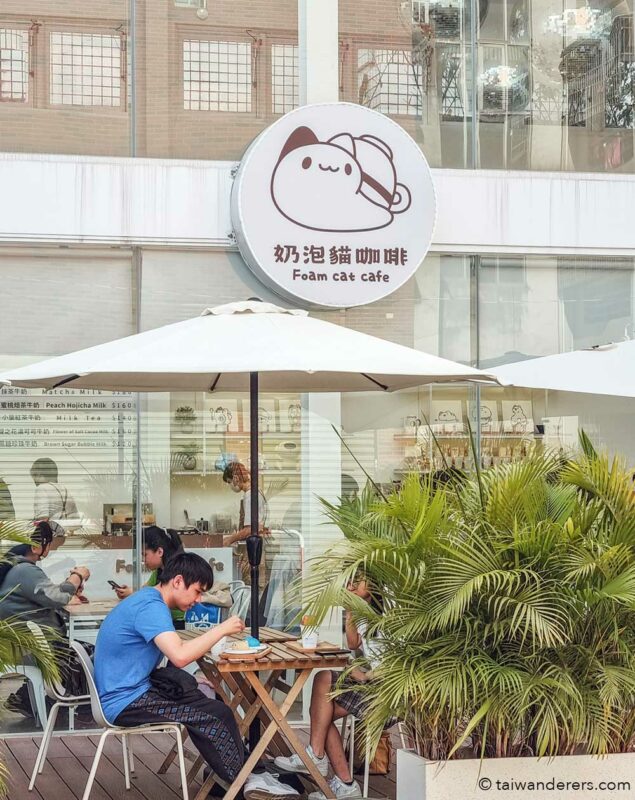 Foam Cat Cafe Taichung Taiwan - Bugcat Capoo