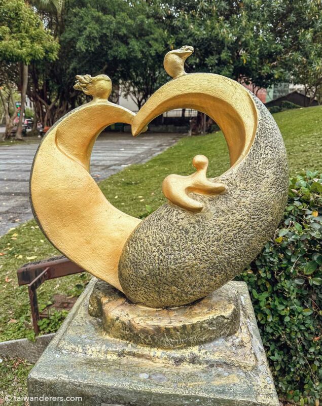 44 South MIlitary Village statues Taipei