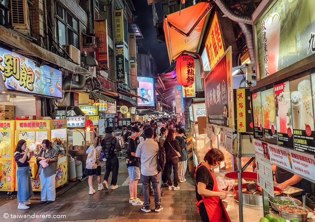https://taiwanderers.com/wp-content/uploads/2025/01/Taipei-Night-Markets-4.jpg