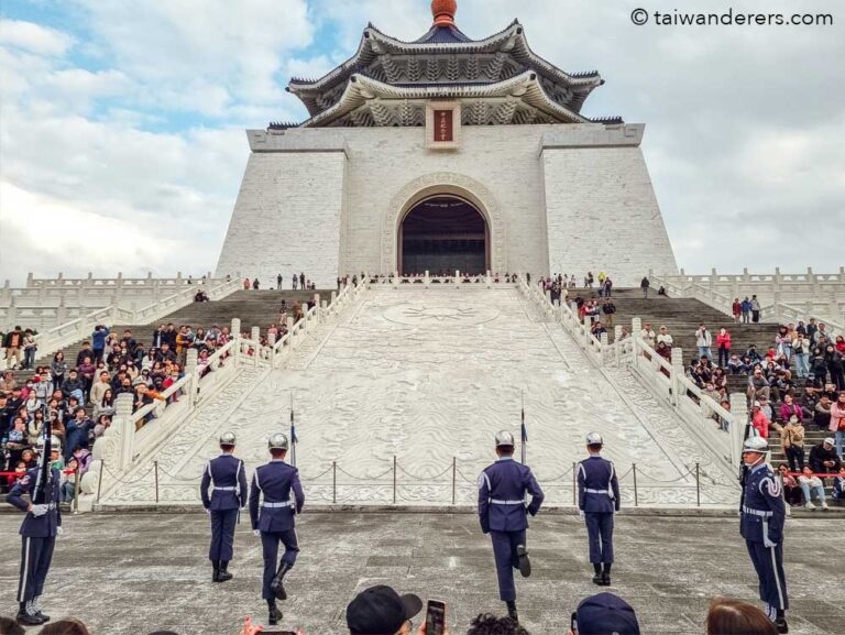 Chiang Kai Shek Changing of the Guard Times + Photos - Taiwanderers
