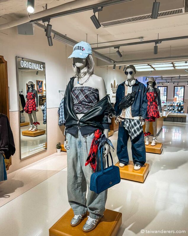 adidas Originals Dihua Street store ๅคง็จปๅ็ถๅ
ธๆฆๅฟต้ๅธ