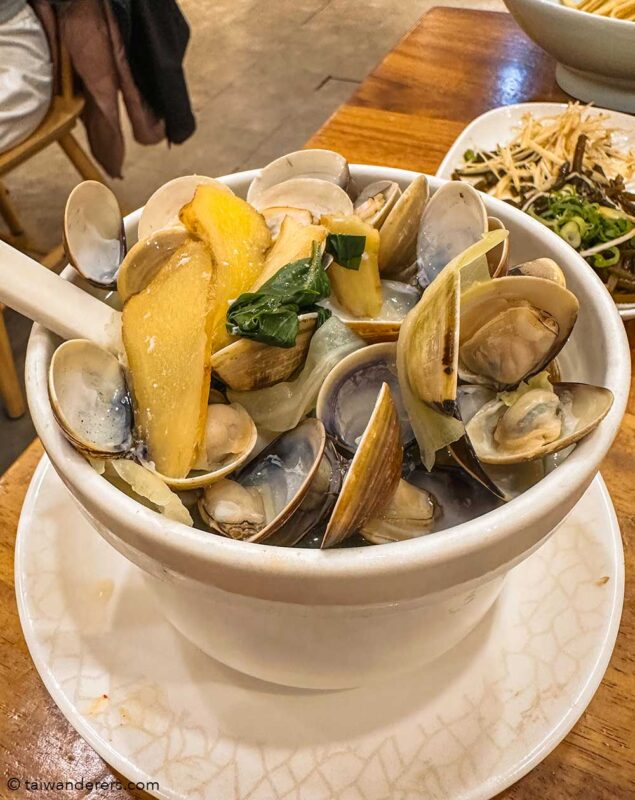 Moon Moon Food chain restaurant in Taiwan clams