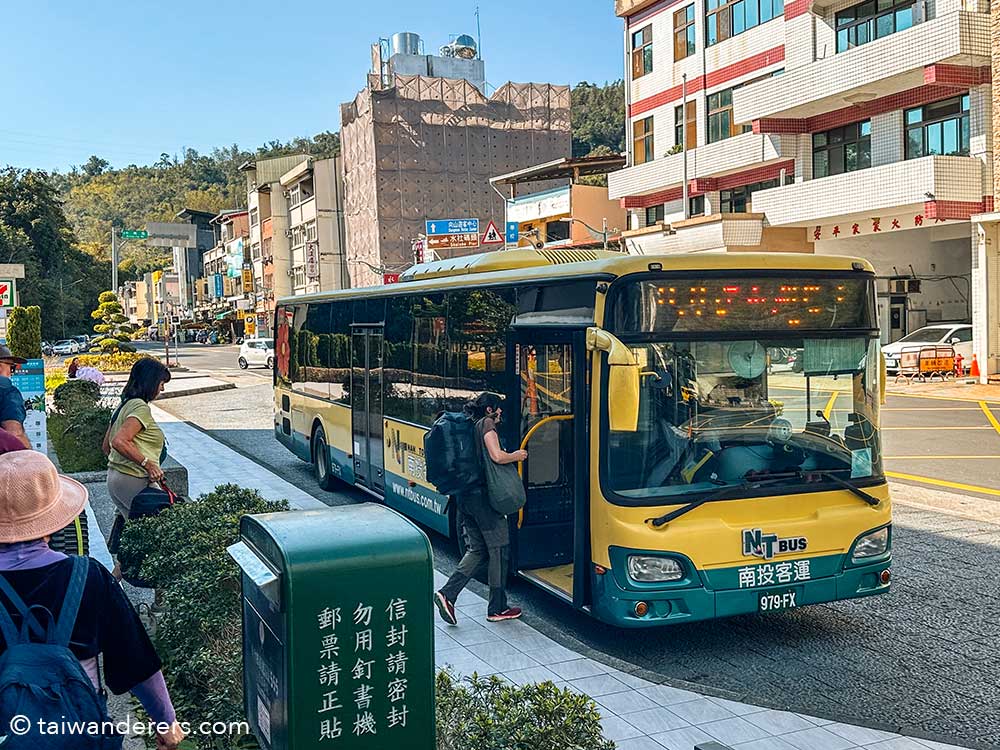 local bus 6669 round the lake sun moon lake