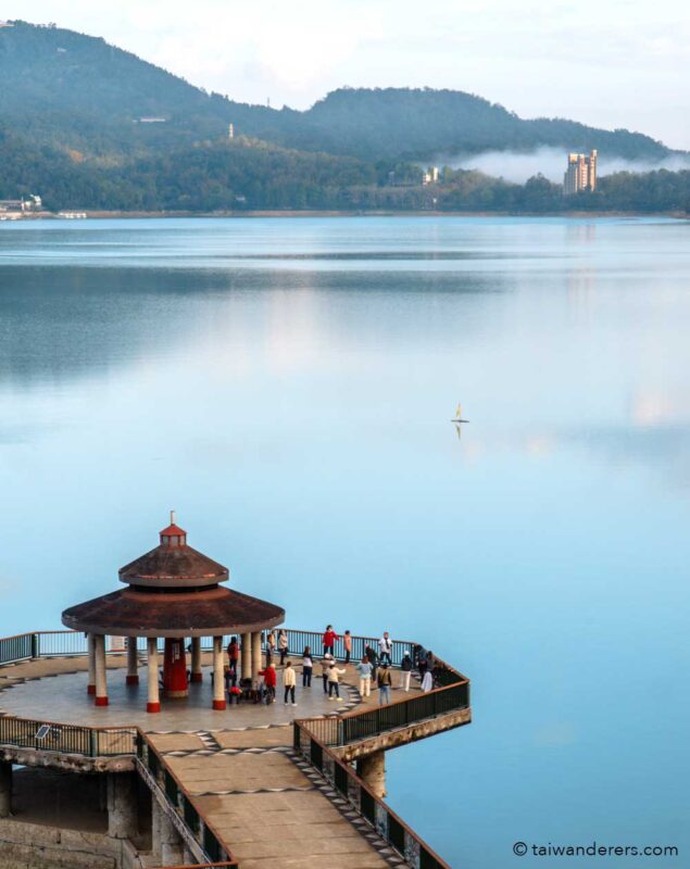 sun moon lake in the morning