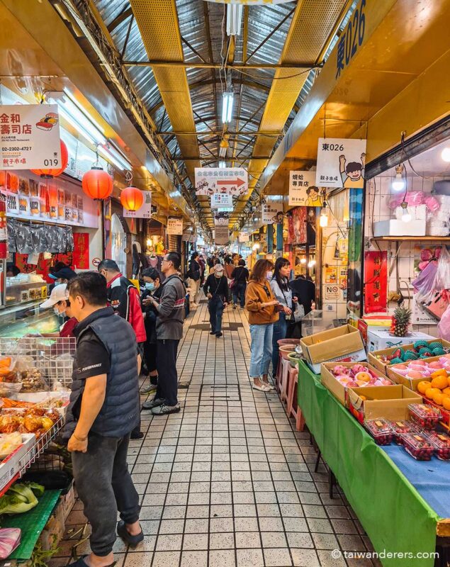 Dongsanshui Street Market and Xinfu Market wanhua Taipei