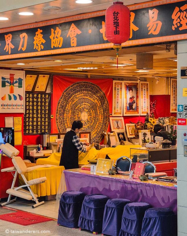 KNIFE MASSAGE Taipei City Mall - Taipei Main Station's Underground Mall