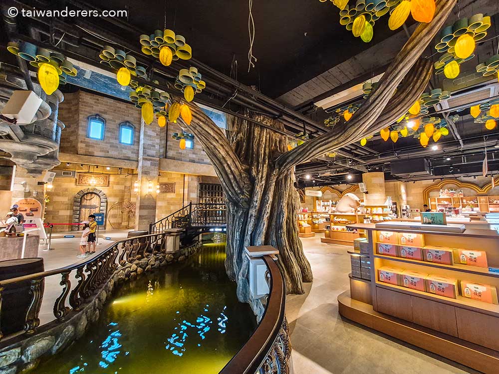 gift store at Otherworld Fantasy Castle Chiayi 歐樂沃築夢城堡 - Taiwan’s Disney Castle