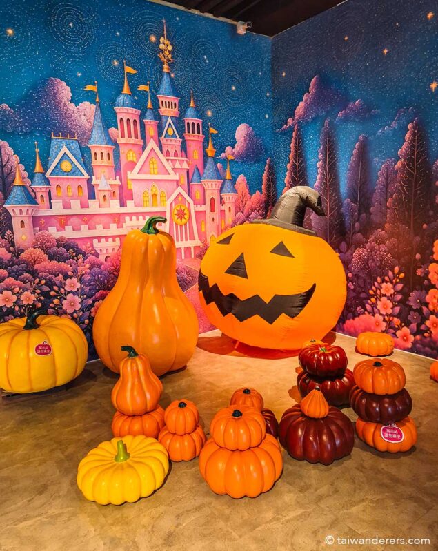 halloween at Otherworld Fantasy Castle Chiayi 歐樂沃築夢城堡 - Taiwan’s Disney Castle