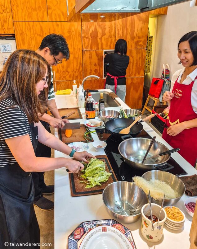 Taipei Market Cooking Class’ at Xinfu Market in the Wanhua District with Cookinn