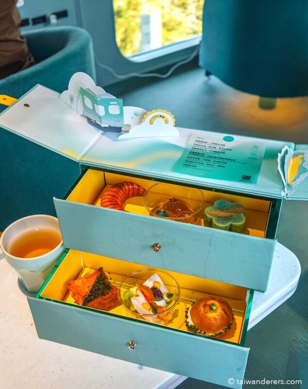 Haifeng Train - Taiwan's Dessert-themed Luxury Train (Sea Breeze)