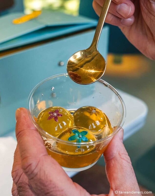 Haifeng Train - Taiwan's Dessert-themed Luxury Train (Sea Breeze) - Osmanthus syrup and jasmine tea jelly