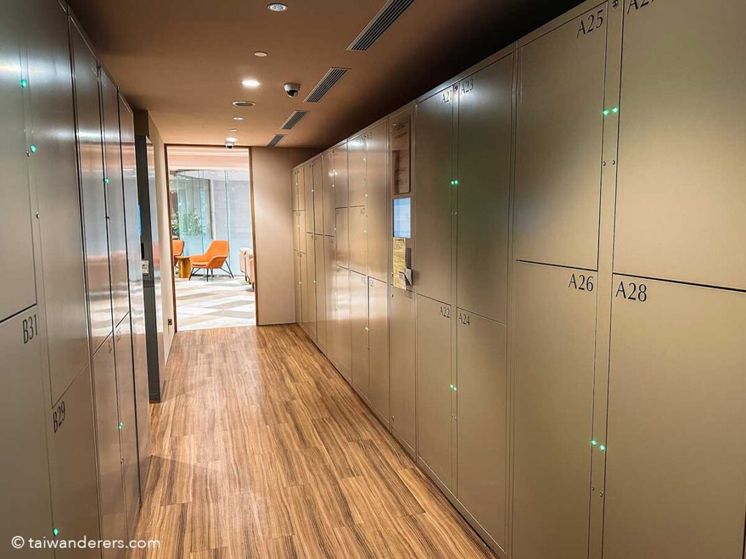 luggage storage at SOTETSU GRAND FRESA Taipei Ximen hotel